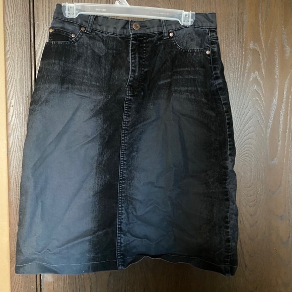 This beautiful faded black skirt! - Picture 1 of 2